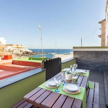 Home2book Stunning Sea Front House Holiday home *